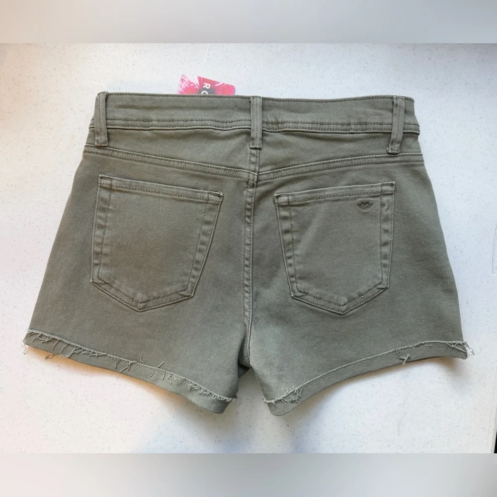 Roxy “Life is Short” Olive Green Shorts – Size 5 (NWT)